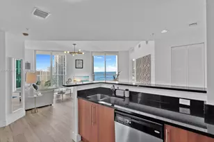 300 S Biscayne Blvd, Miami, FL 33131 - Photo 24