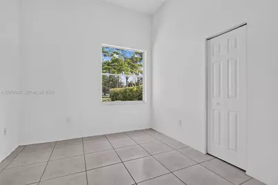 2342 NW 184th Ter, Pembroke Pines, FL 33029 - Photo 24