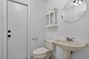 2342 NW 184th Terrace, Pembroke Pines, FL 33029 - Photo 22