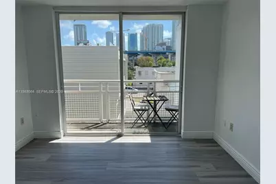 450 SW 3rd St #15, Miami, FL 33130 - Photo 4