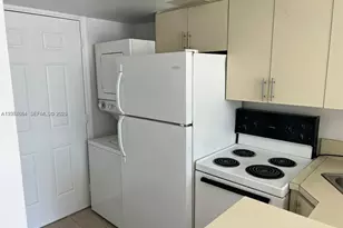 450 SW 3rd St, Miami, FL 33130 - Photo 2
