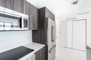 488 NE 18th St, Miami, FL 33132 - Photo 8