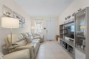 1034 NE 30th Ave, Homestead, FL 33033 - Photo 4