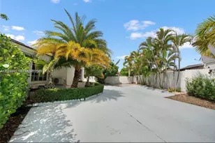 15642 SW 59th St, Miami, FL 33193 - Photo 2