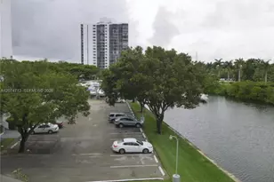 3401 N Country Club Dr, Aventura, FL 33180 - Photo 32