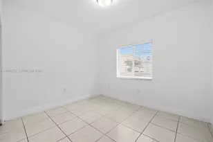 2405 W 78th St, Hialeah, FL 33016 - Photo 12