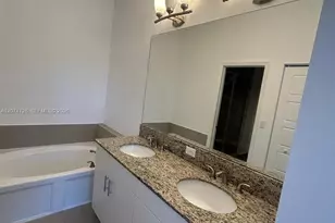 731 NE 193rd St, Miami, FL 33179 - Photo 10