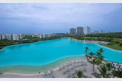 2411 Laguna Circle #1704, North Miami, FL 33181 - Photo 32