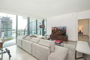 68 SE 6th St, Miami, FL 33131 - Photo 22