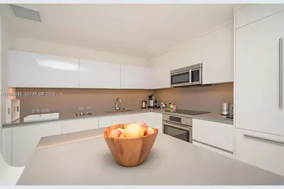 68 SE 6th St #1008, Miami, FL 33131 - Photo 16