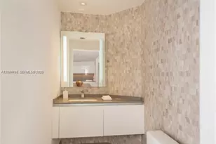 68 SE 6th St, Miami, FL 33131 - Photo 34