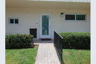 9811 N Hollybrook Lake Dr #103, Pembroke Pines, FL 33025 - Photo 2