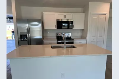 1407 NW 17th Pl, Cape Coral, FL 33993 - Photo 4