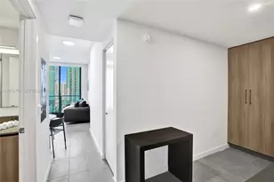 121 NE 5th St, Miami, FL 33132 - Photo 22
