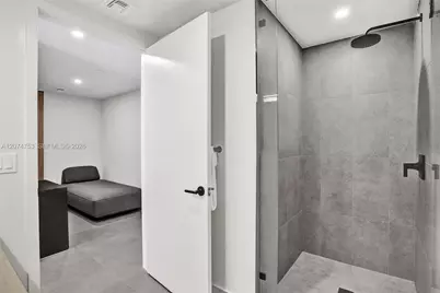 121 NE 5th St #2411, Miami, FL 33132 - Photo 12