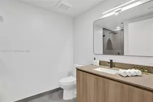 121 NE 5th St, Miami, FL 33132 - Photo 16