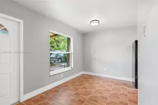 879 SW 10th St, Florida City, FL 33034 - Photo 8