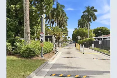 879 SW 10th St #0, Florida City, FL 33034 - Photo 22