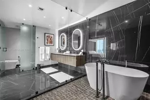 20 NE 11th St, Miami, FL 33132 - Photo 14