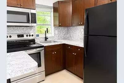 802 NW 3rd Ter, Hallandale Beach, FL 33009 - Photo 4