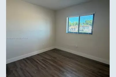 805 W 30th St #11, Hialeah, FL 33012 - Photo 4