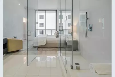55 SW 9th St #4409, Miami, FL 33130 - Photo 4