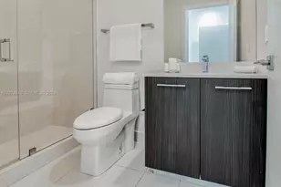 55 SW 9th St, Miami, FL 33130 - Photo 8