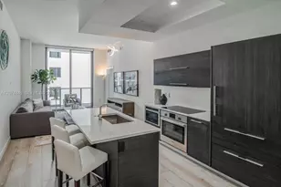 55 SW 9th St, Miami, FL 33130 - Photo 2