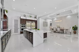 10352 NW 131st St, Hialeah Gardens, FL 33018 - Photo 10
