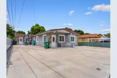 740 NW 32nd Ct, Miami, FL 33125 - Photo 2