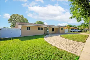 225 SW 102nd Pl, Sweetwater, FL 33174 - Photo 4