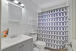 903 W 77th St, Hialeah, FL 33014 - Photo 12