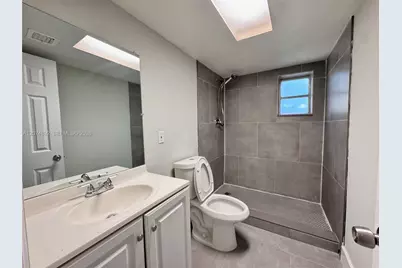 3040 NW 7th St, Pompano Beach, FL 33069 - Photo 8