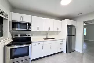3040 NW 7th St, Pompano Beach, FL 33069 - Photo 6