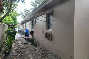 1120 NE 111th St, Miami, FL 33161 - Photo 8
