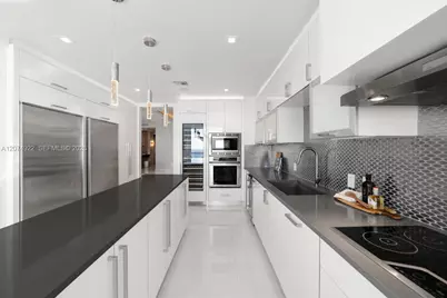 5959 Collins Ave #1606, Miami Beach, FL 33140 - Photo 10