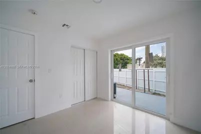 2388-2390 NE 173rd St, North Miami Beach, FL 33160 - Photo 12
