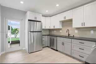 2550 N Dixie Hwy, Boca Raton, FL 33431 - Photo 2