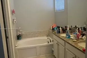 19301 NE 8th Ct, Miami, FL 33179 - Photo 16