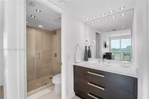 400 South Pointe Dr, Miami Beach, FL 33139 - Photo 22