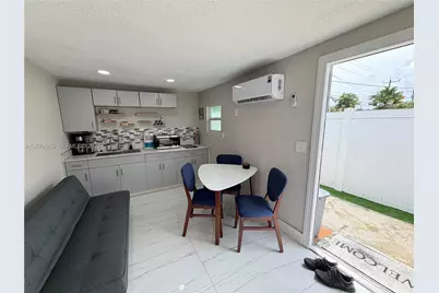 6830 SW 8th St #STUDIO, Pembroke Pines, FL 33023 - Photo 2