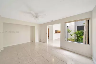 5223 Gate Lake Rd #5223, Tamarac, FL 33319 - Photo 8