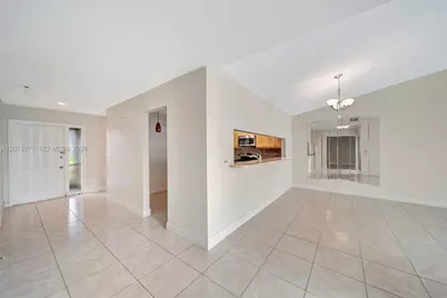 5223 Gate Lake Rd #5223, Tamarac, FL 33319 - Photo 6