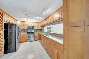 5223 Gate Lake Rd, Tamarac, FL 33319 - Photo 10