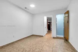 627 W 68th St, Hialeah, FL 33014 - Photo 12