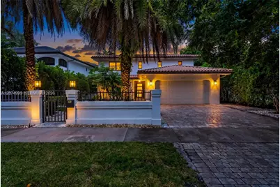 1043 Alfonso Ave, Coral Gables, FL 33146 - Photo 2