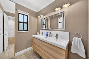 1043 Alfonso Ave, Coral Gables, FL 33146 - Photo 20