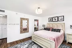 2625 Collins Ave, Miami Beach, FL 33140 - Photo 2