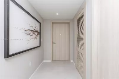 1000 Brickell Plz #3201, Miami, FL 33131 - Photo 12