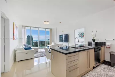 79 SW 12th St #3704, Miami, FL 33130 - Photo 2